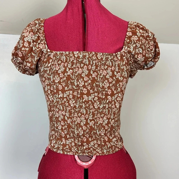 Ruched front/back floral puff sleeve knit adjustable front elasticized waist - Picture 2 of 7